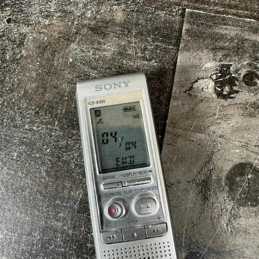 Sony IC Recorder Miniature Handheld Voice Recorder ICD-8300‎ Tested Works!